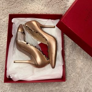 Valentino Garavani Heels (37)